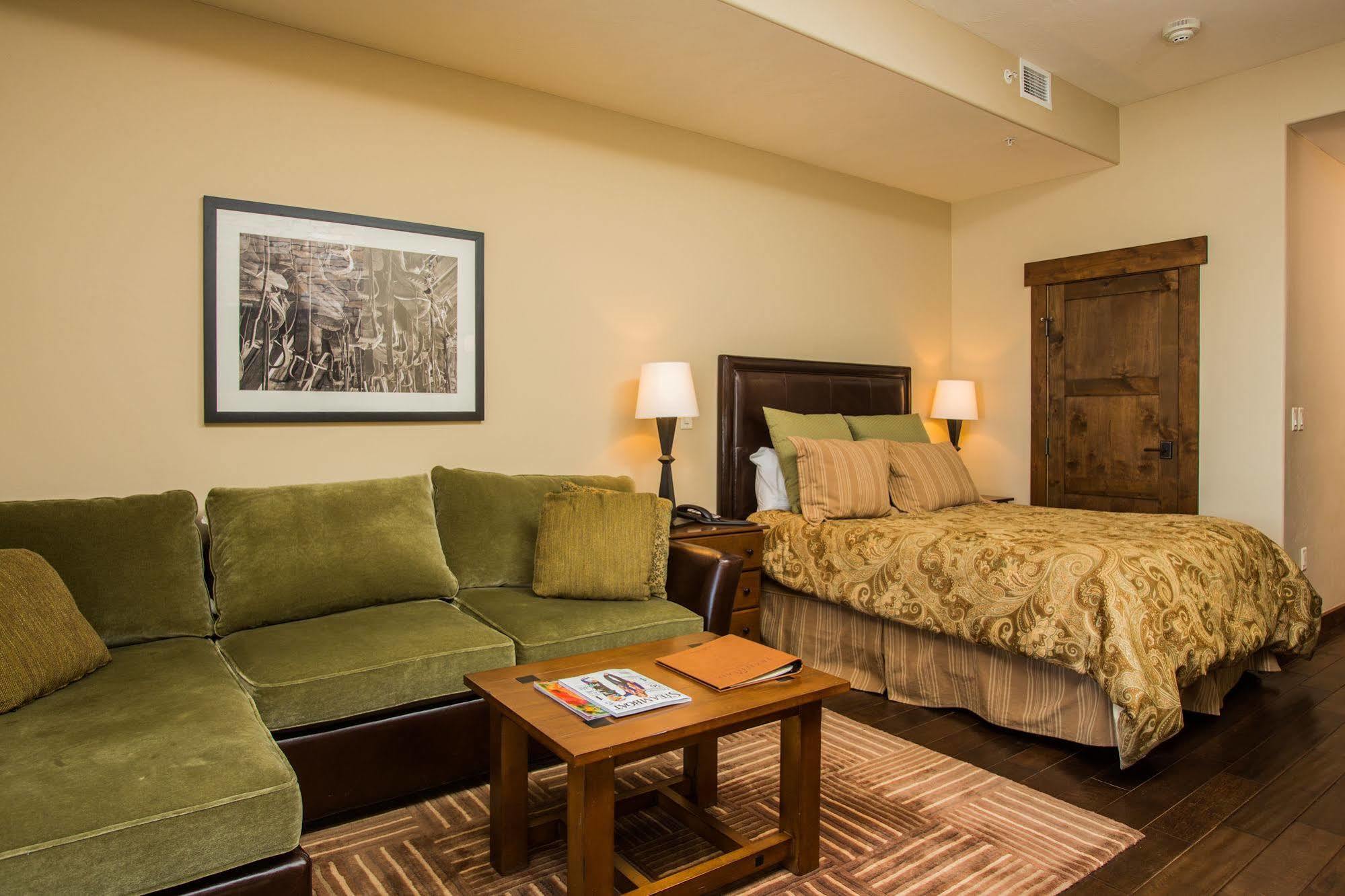 Trailhead Lodge Steamboat Springs Bagian luar foto