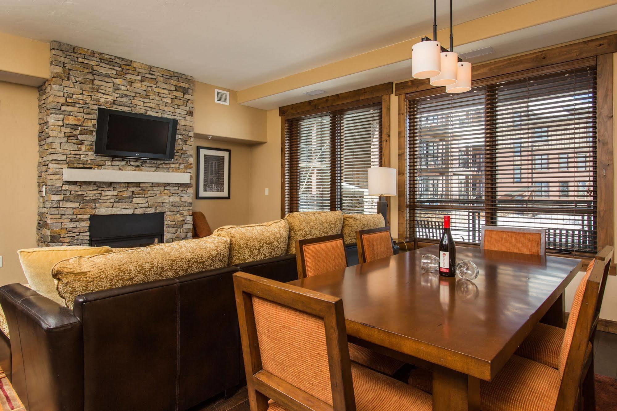 Trailhead Lodge Steamboat Springs Bagian luar foto